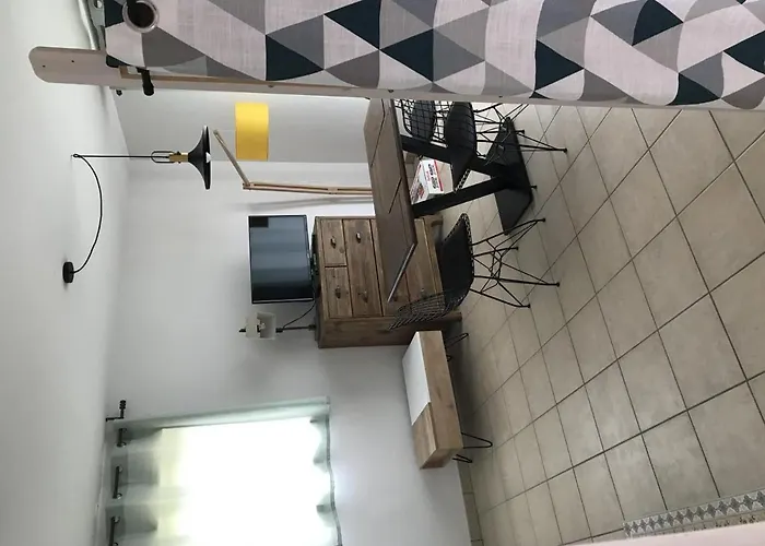 appartement studio a terre de france Apartamento *